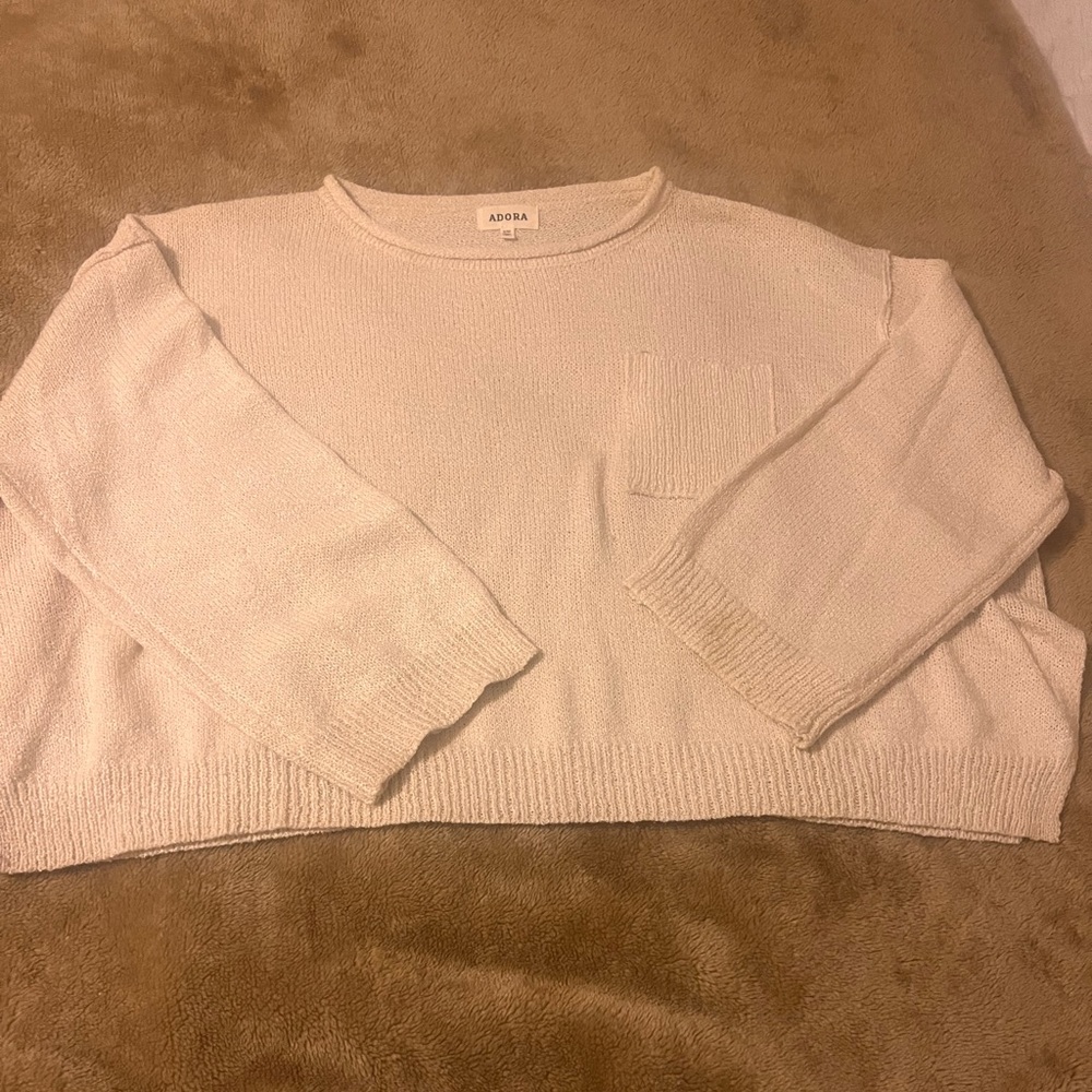 Adora lightweight oversized sweater. Size s/m.